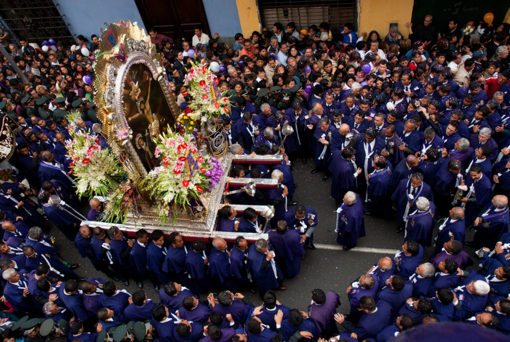Procesión del Señor de Los Milagros in Peru.